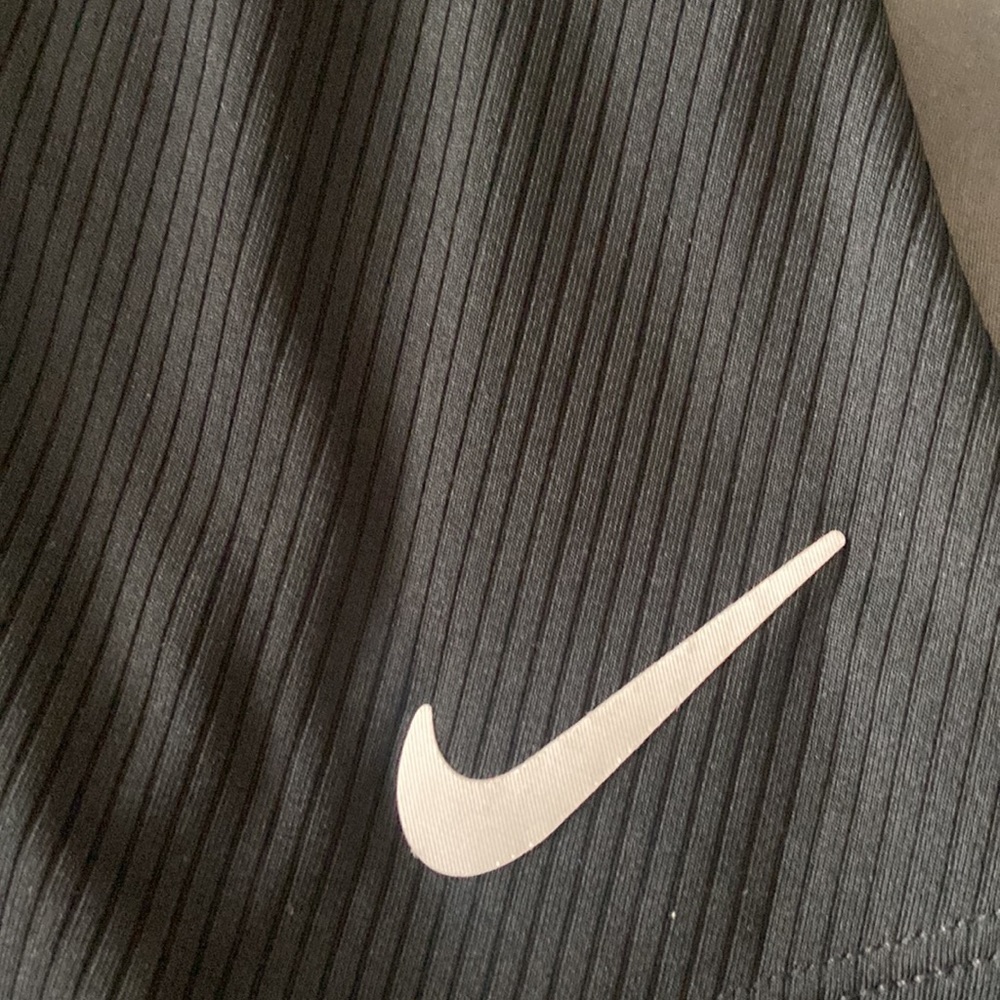 Nike tennis skirt with built in spandex size medium - Picture 2 of 6